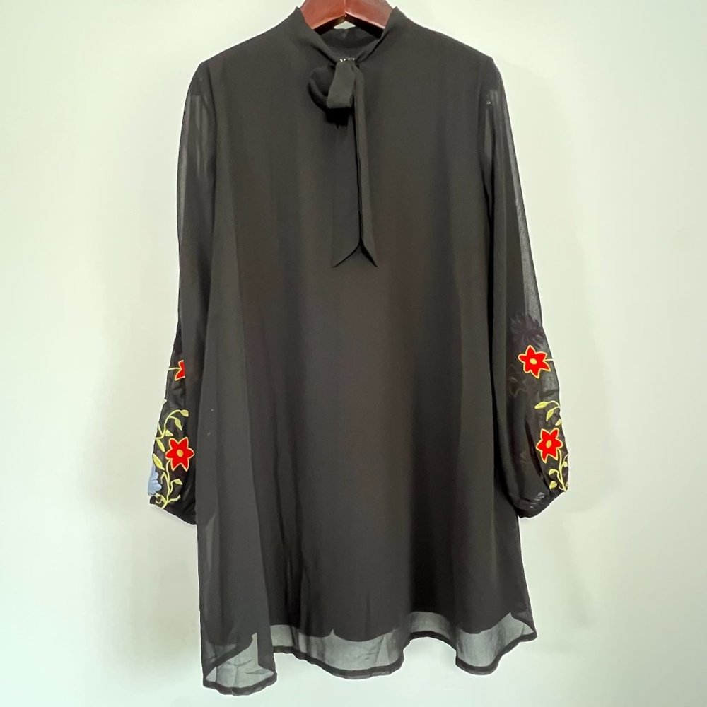 Jeuvre Black Mini Dress Chiffon Size XL Embroidered Floral‎ Accent on Sleeves
